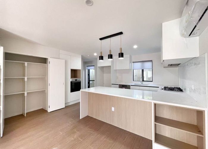 at 8D Bolton Place, Otara, Manukau City, Auckland
