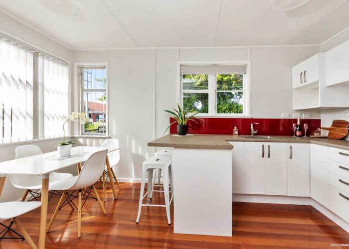  at 33 Rimu Street, New Lynn, Waitakere City, Auckland