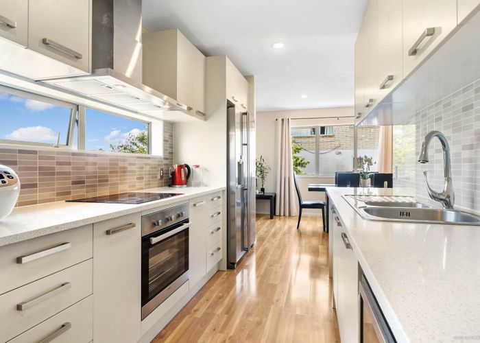  at 8A Winifred Avenue, Bayview, Auckland