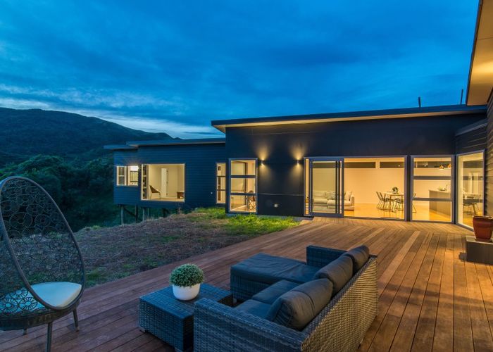  at 89 Stratton Street, Normandale, Lower Hutt