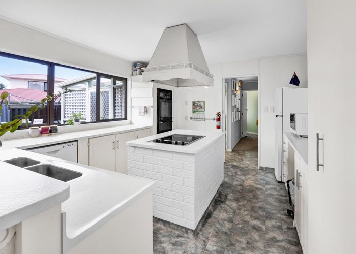  at 2 Ngahere Street, Inglewood