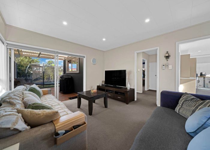  at 33 Marvon Downs Avenue, Pakuranga Heights, Manukau City, Auckland