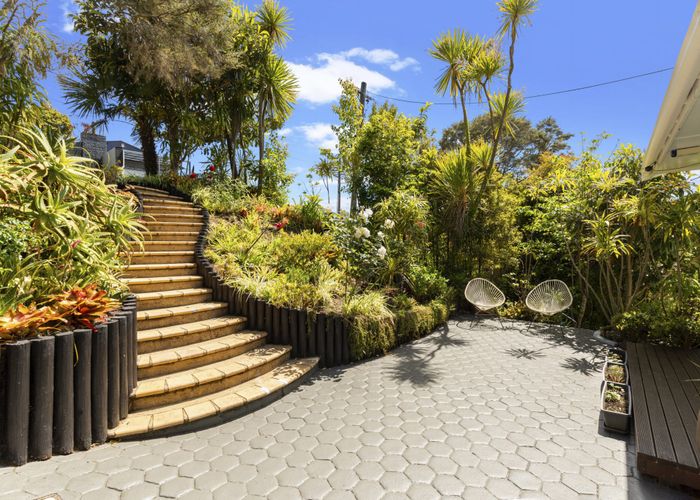  at 11 Fairmount Road, Titirangi, Auckland