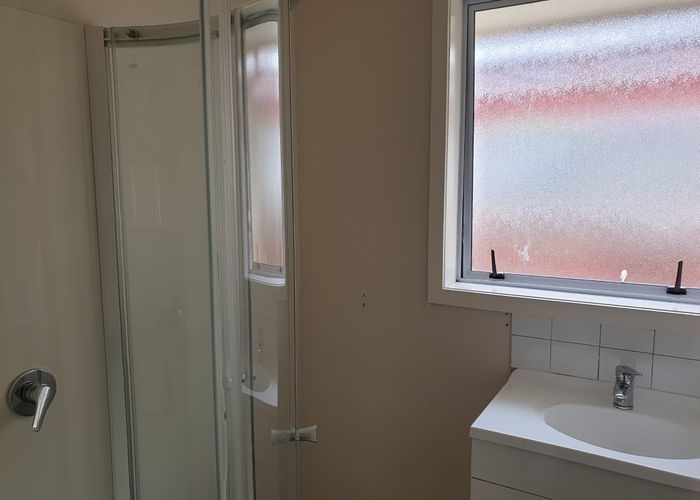  at 6 Inverness Avenue, Hamilton East, Hamilton