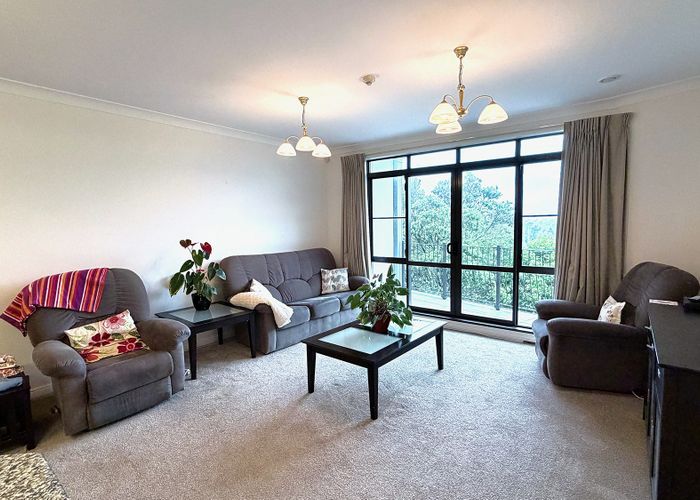  at 4/99 Mokoia Road, Birkenhead, North Shore City, Auckland