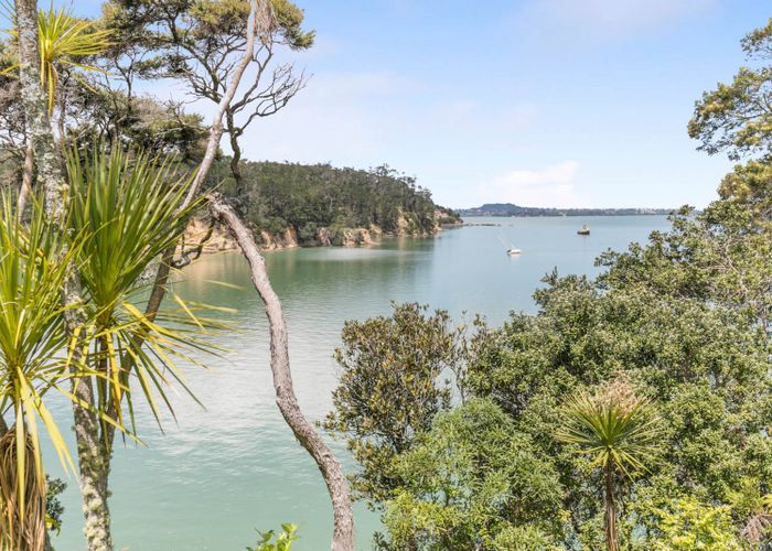  at 6 Valkyria Place, Beach Haven, Auckland