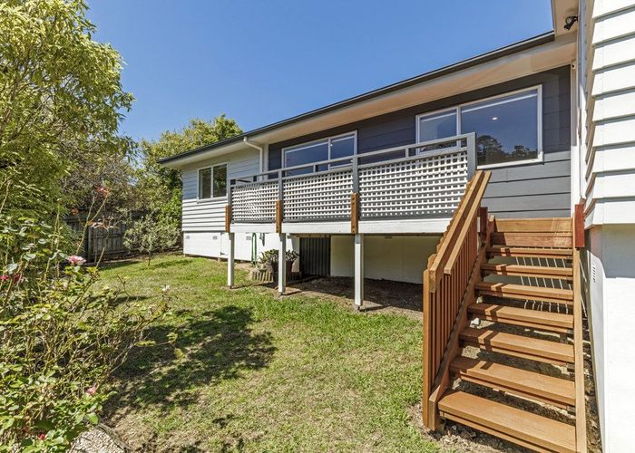  at 2/140 Lynn Road, Bayview, Auckland