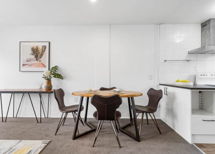  at 6/11 Tawera Road, Greenlane, Auckland