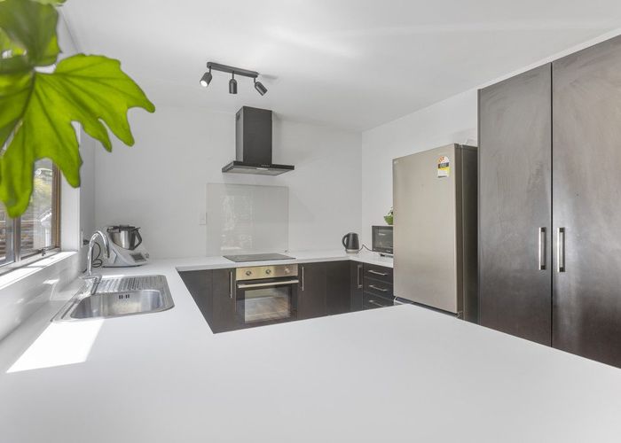  at 3 Lombardy Place, Whalers Gate, New Plymouth, Taranaki