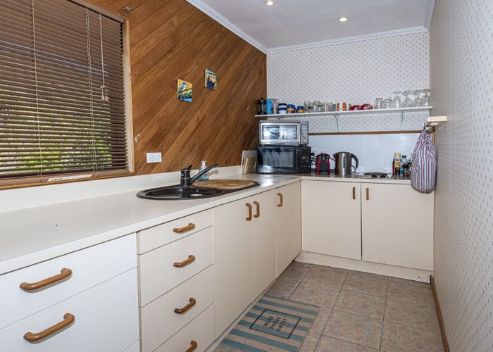  at 21 Wharua Road, Ōakura, Hikurangi