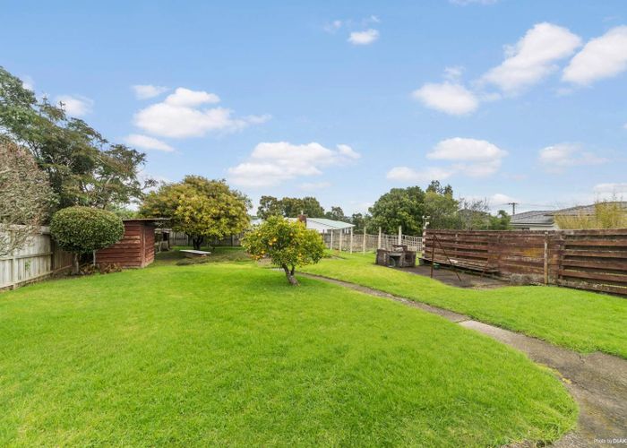  at 8 Roberts Road, Glenfield, North Shore City, Auckland