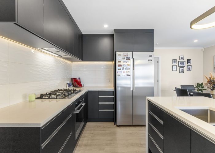  at 89 Queen Charlotte Drive, Aotea, Porirua
