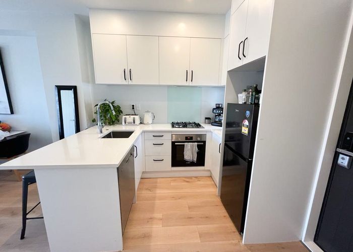  at 4/60 Highland Park Drive, Highland Park, Auckland