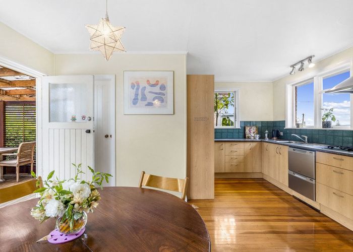  at 4 Inglewood Street, Wai o Taiki Bay, Auckland