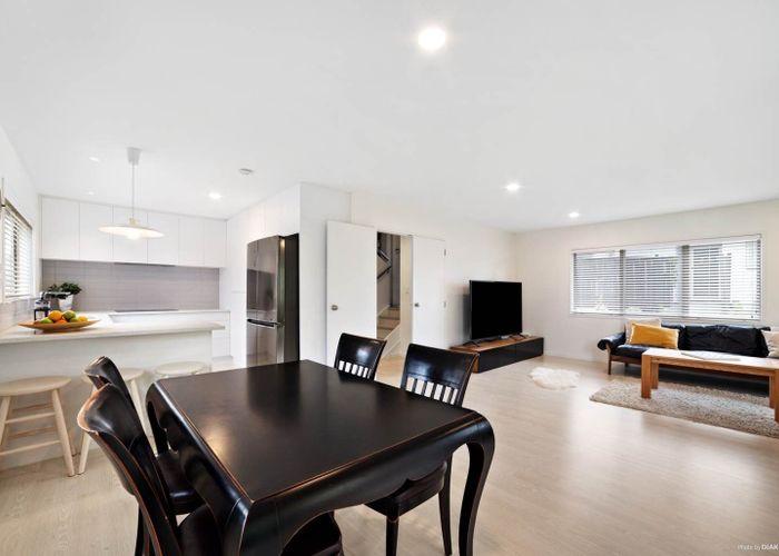  at 626D Beach Road, Browns Bay, North Shore City, Auckland