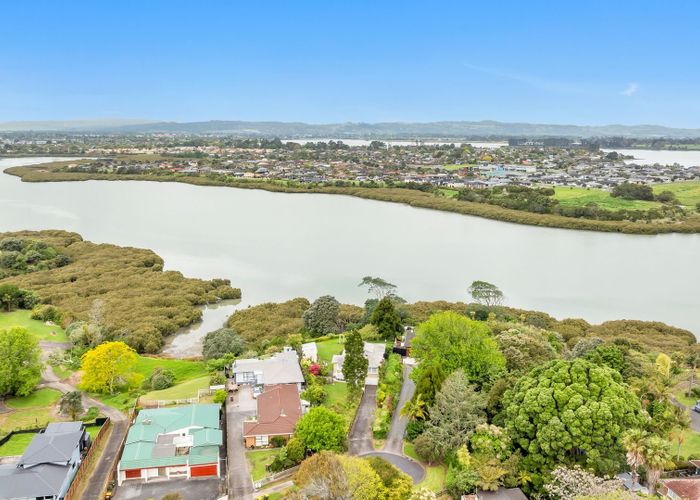  at 14 Lucas Place, Weymouth, Manukau City, Auckland