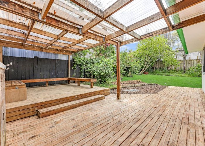  at 2/26 Kemp Road, Massey, Auckland