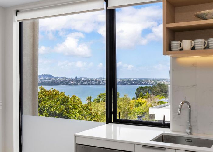  at 4/31 Rawene Road, Birkenhead, Auckland