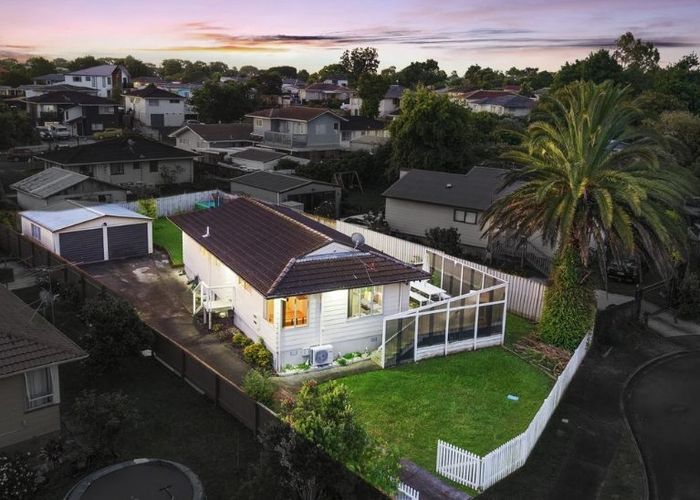  at 10 Vigo Place, Papatoetoe, Auckland