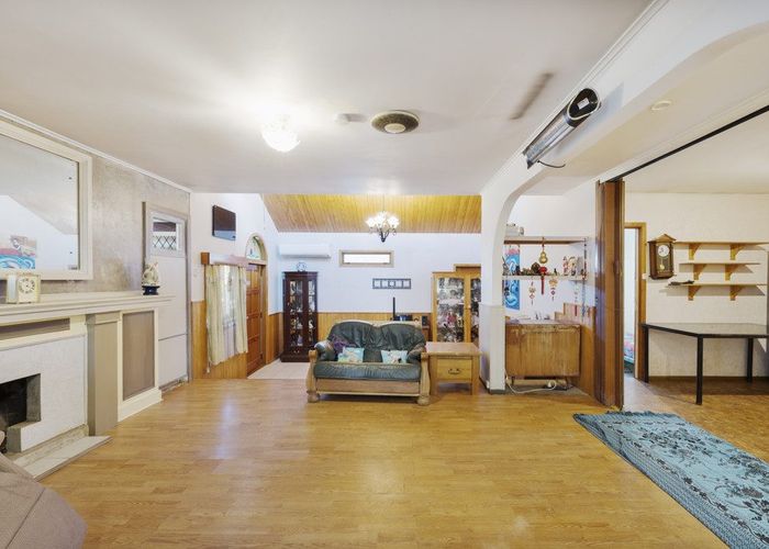  at 6 Edwards Avenue, Henderson, Waitakere City, Auckland