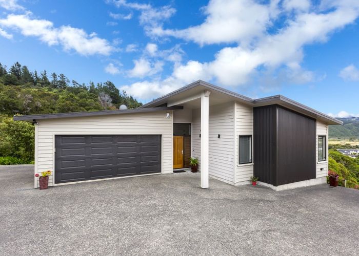  at 12 Sylvan Way, Silverstream, Upper Hutt