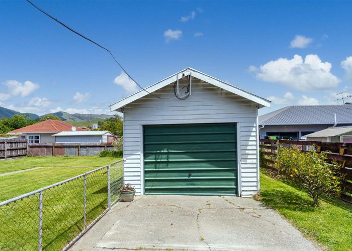  at 32 Ranui Road, Stoke, Nelson, Nelson / Tasman