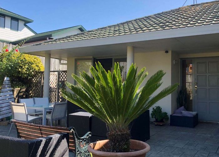  at 10 Lesa Annis Place, Henderson, Auckland
