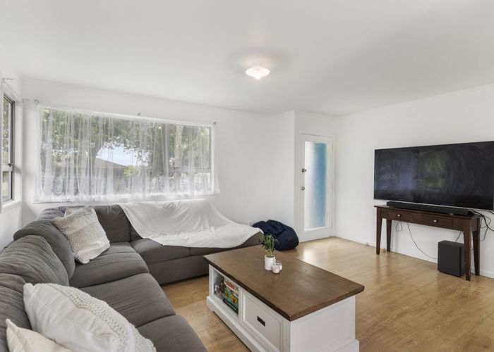  at 79 Flat Bush Road, Clover Park, Auckland