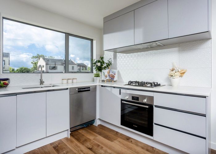  at 32B Gulf View Road, Murrays Bay, North Shore City, Auckland