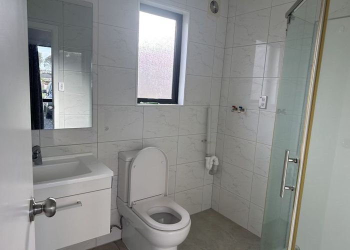  at 2b Cranberry Pl, Bucklands Beach, Manukau City, Auckland