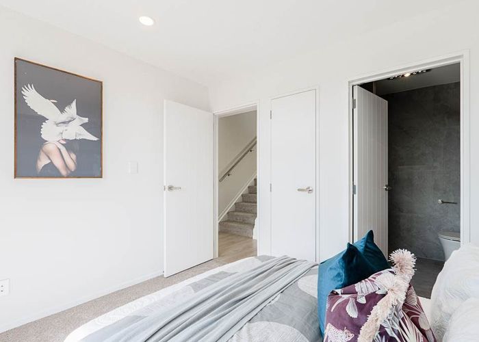  at 5/51 Sylvan Crescent, Te Atatu South, Waitakere City, Auckland