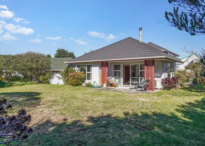  at 40 Rauparaha Street, Waikanae Beach, Waikanae