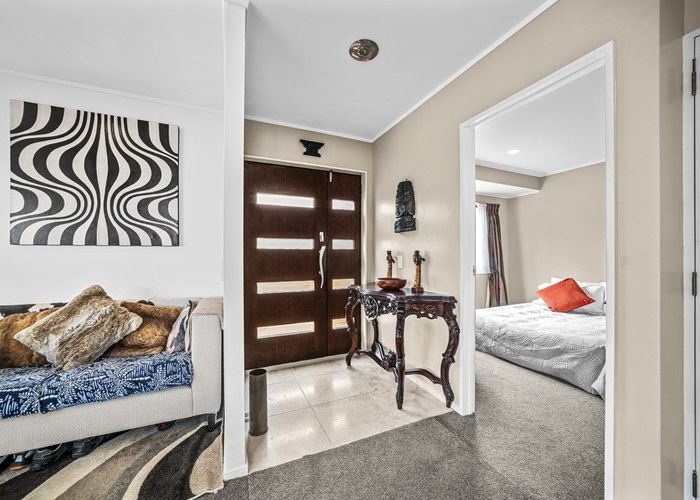  at 195a Browns Bay Road, Browns Bay, North Shore City, Auckland