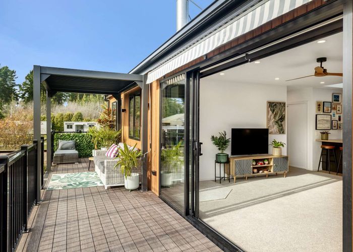  at 5 Beach Crescent, Waikuku Beach