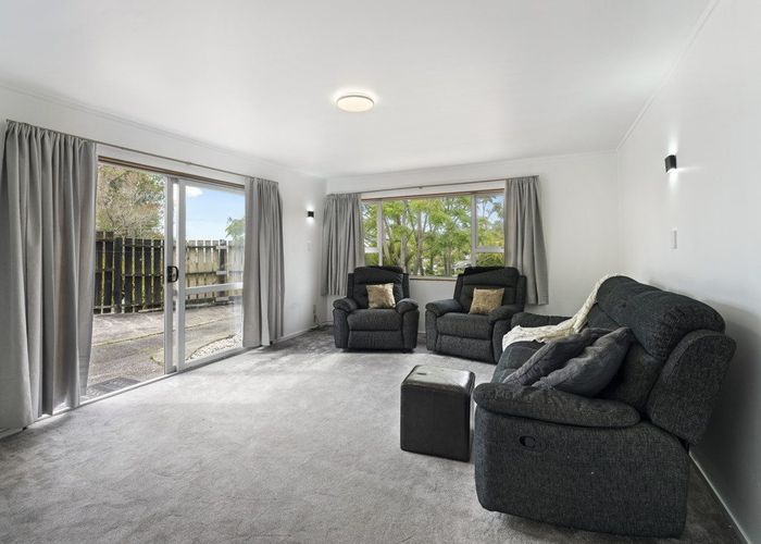  at 2/39 Coronation Road, Hillcrest, North Shore City, Auckland