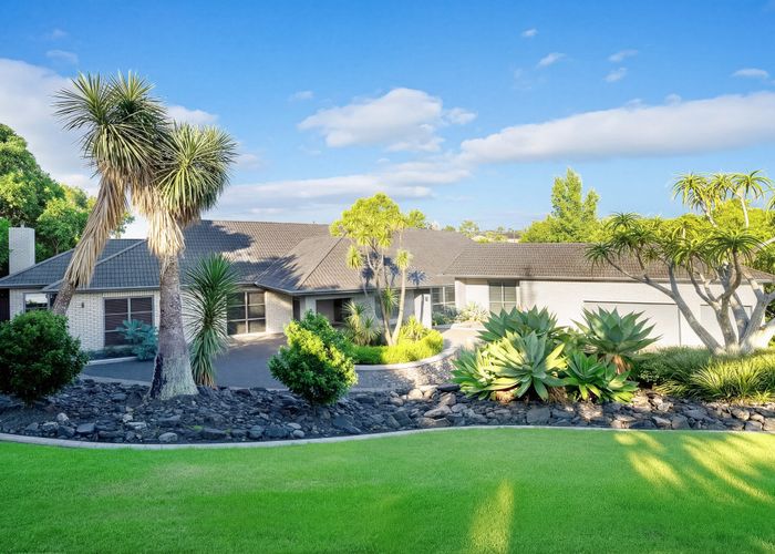  at 7 Burgundy Park Avenue, Henderson, Waitakere City, Auckland