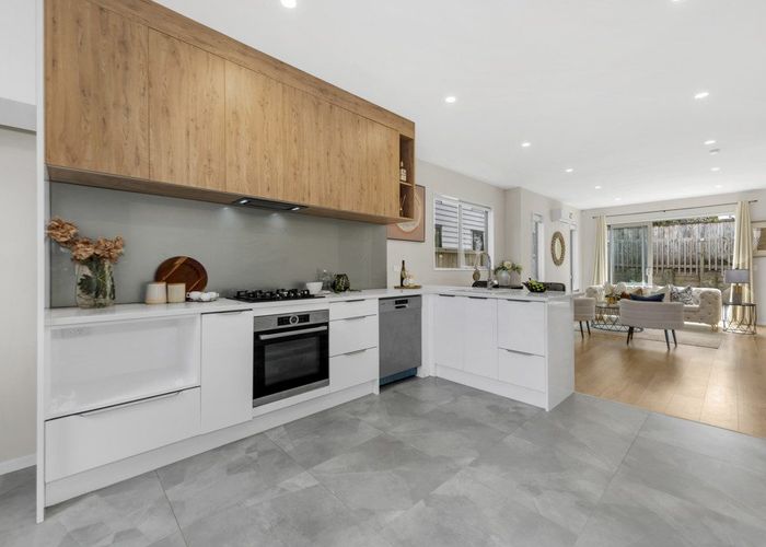  at 71C Glenmore Road, Sunnyhills, Manukau City, Auckland