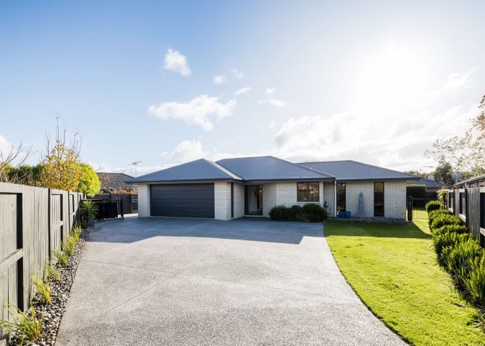  at 5 Ashington Grove, Huntington, Hamilton