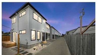  at 90A Seymour Road, Sunnyvale, Auckland