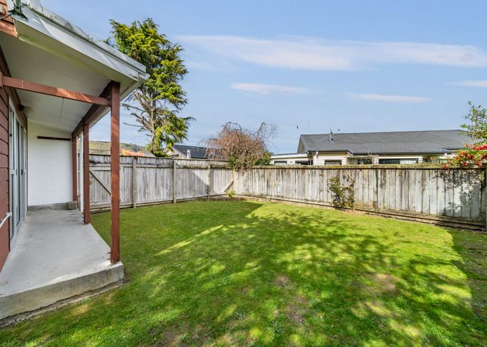  at 8H Montgomery Crescent, Maoribank, Upper Hutt