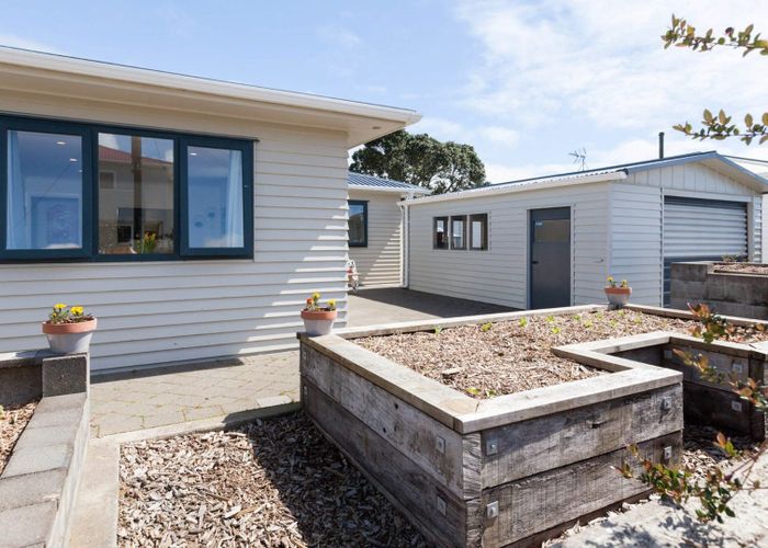  at 17 York Crescent, Westown, New Plymouth, Taranaki