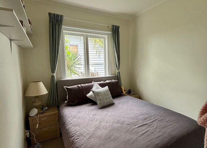  at 1/16 Corunna Road, Milford, North Shore City, Auckland
