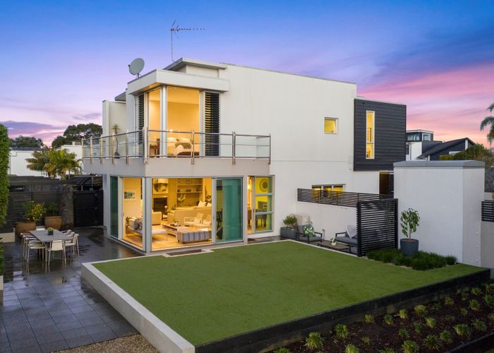  at 8/258 Hurstmere Road, Takapuna, Auckland