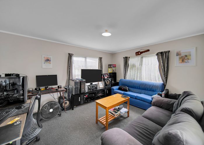  at 1/65 Etherton Drive, Weymouth, Auckland