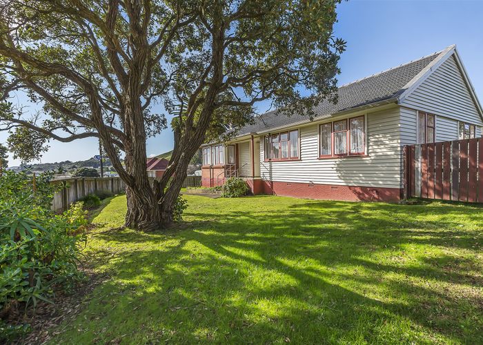  at 2 Arahura Crescent, Waitangirua, Porirua