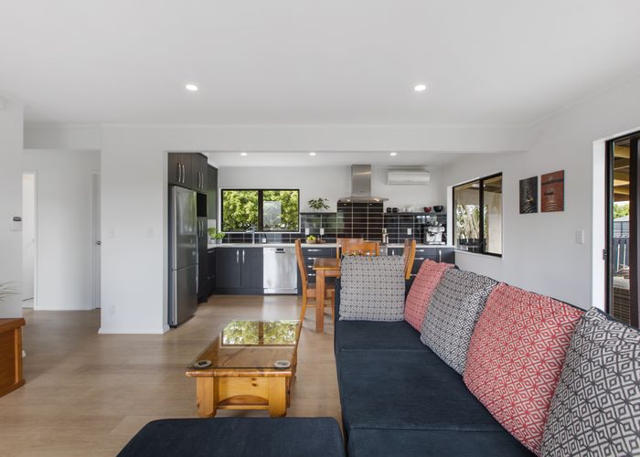  at 1/105 Lancaster Road, Beach Haven, Auckland