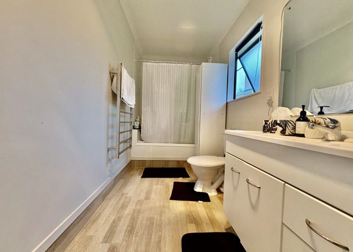  at 41a Vera Road, Te Atatu South, Waitakere City, Auckland