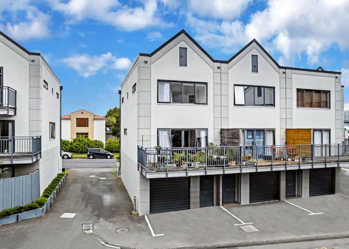  at 22/6 Ambrico Place, New Lynn, Waitakere City, Auckland
