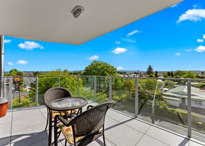  at 3A/84 Gunner Drive, Te Atatu Peninsula, Auckland