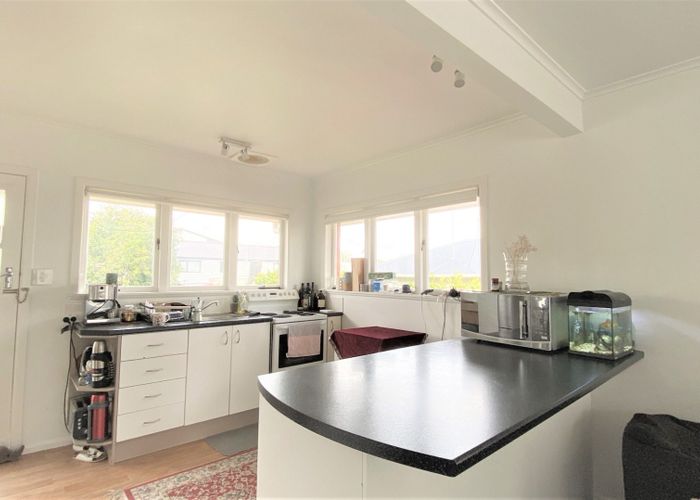  at 3/6 Corrella Road, Belmont, North Shore City, Auckland